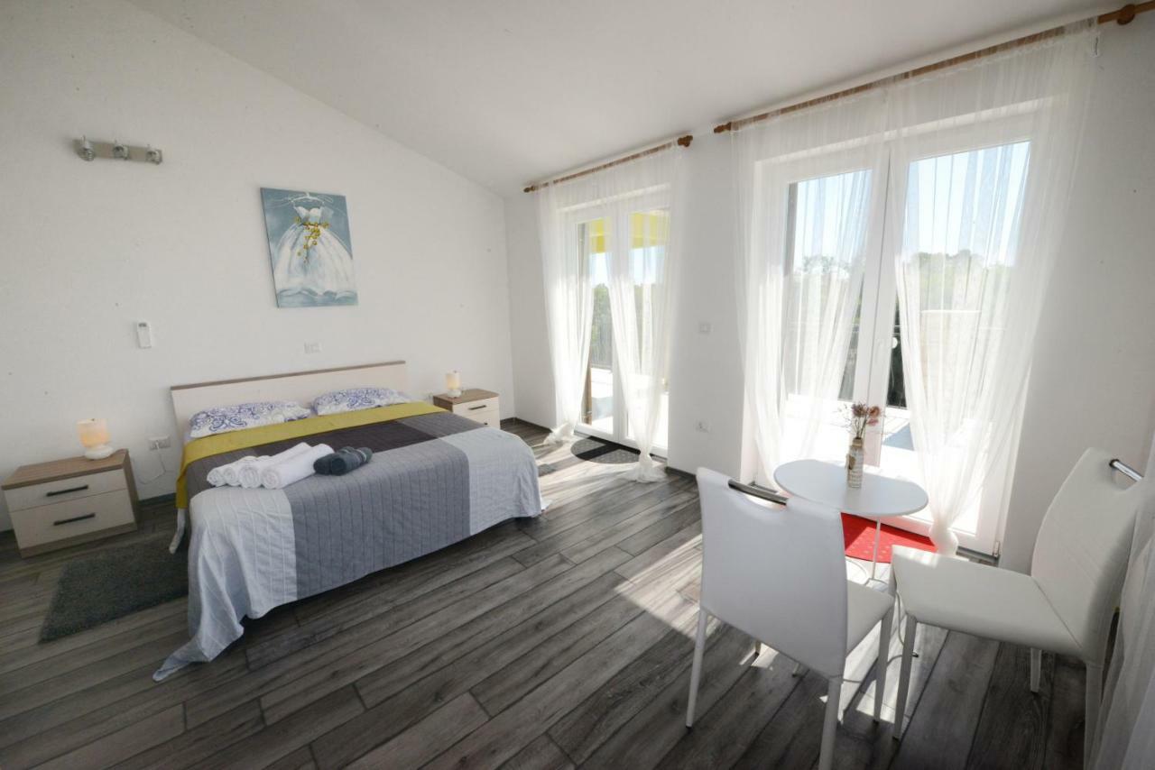 Villa Kontesici 14 Zelena Laguna Luaran gambar