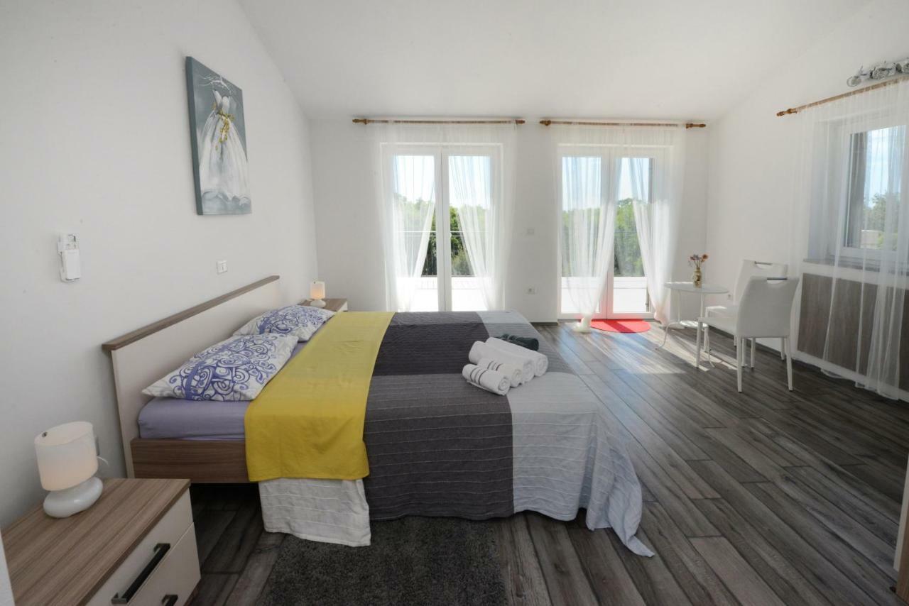 Villa Kontesici 14 Zelena Laguna Luaran gambar