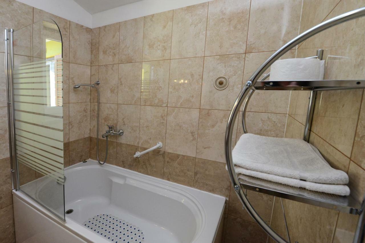 Villa Kontesici 14 Zelena Laguna Luaran gambar