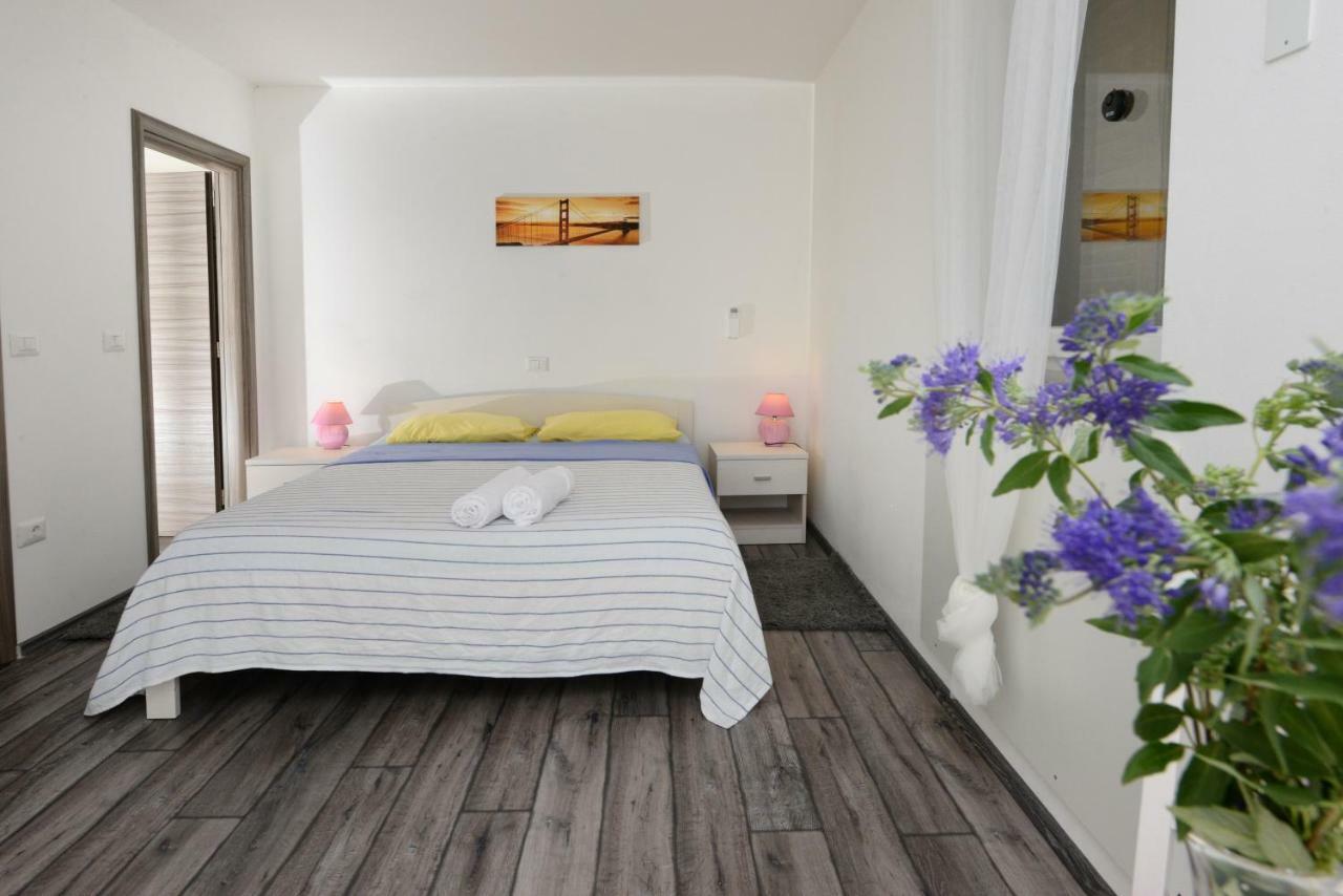 Villa Kontesici 14 Zelena Laguna Luaran gambar